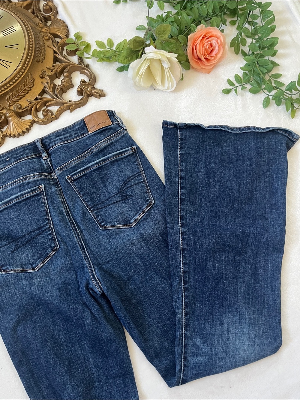 American Eagle Super Hi Rise Flare Jeans Next Level Stretch size 8